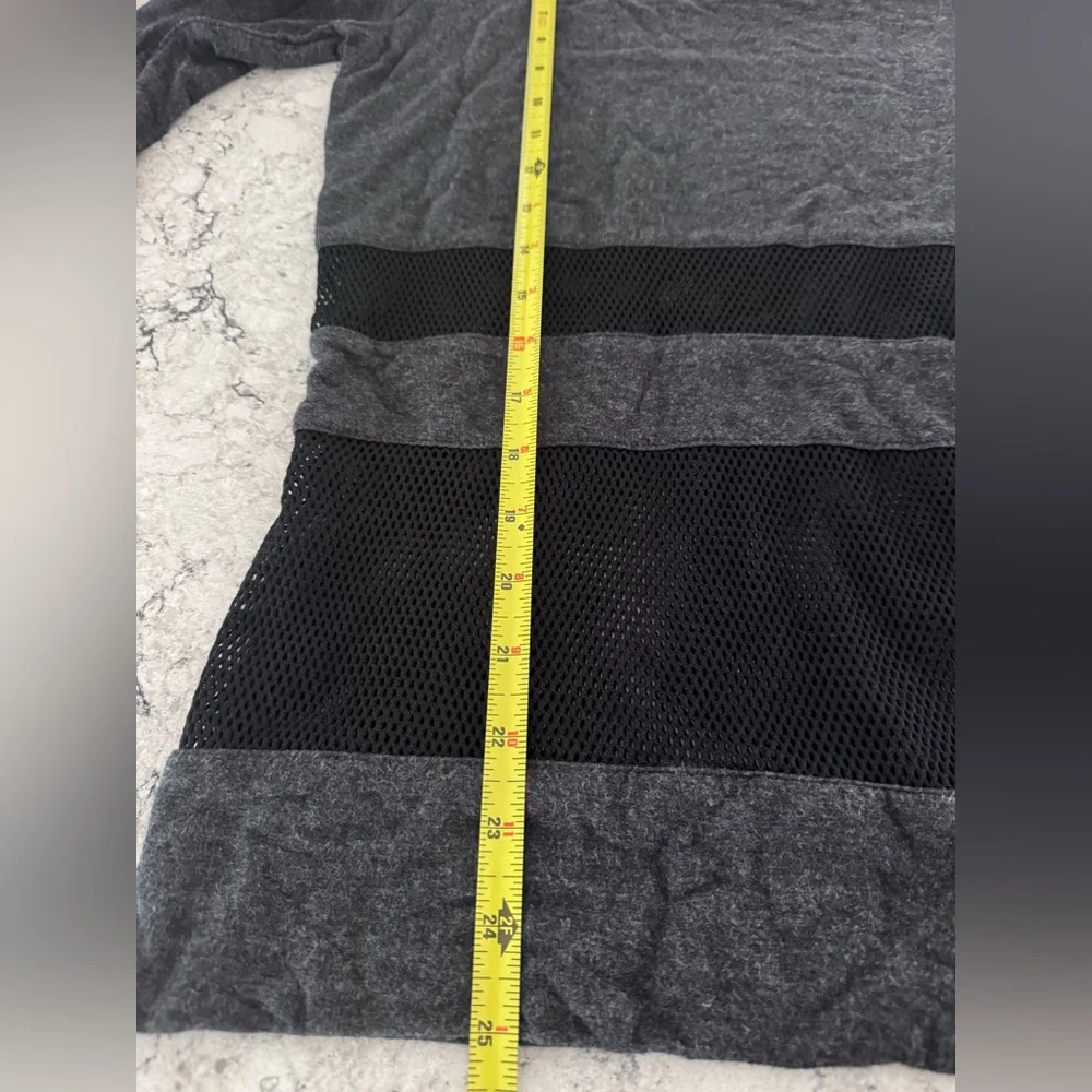 ALO Yoga Long Sleeve Crewneck Tee in Charcoal and Black